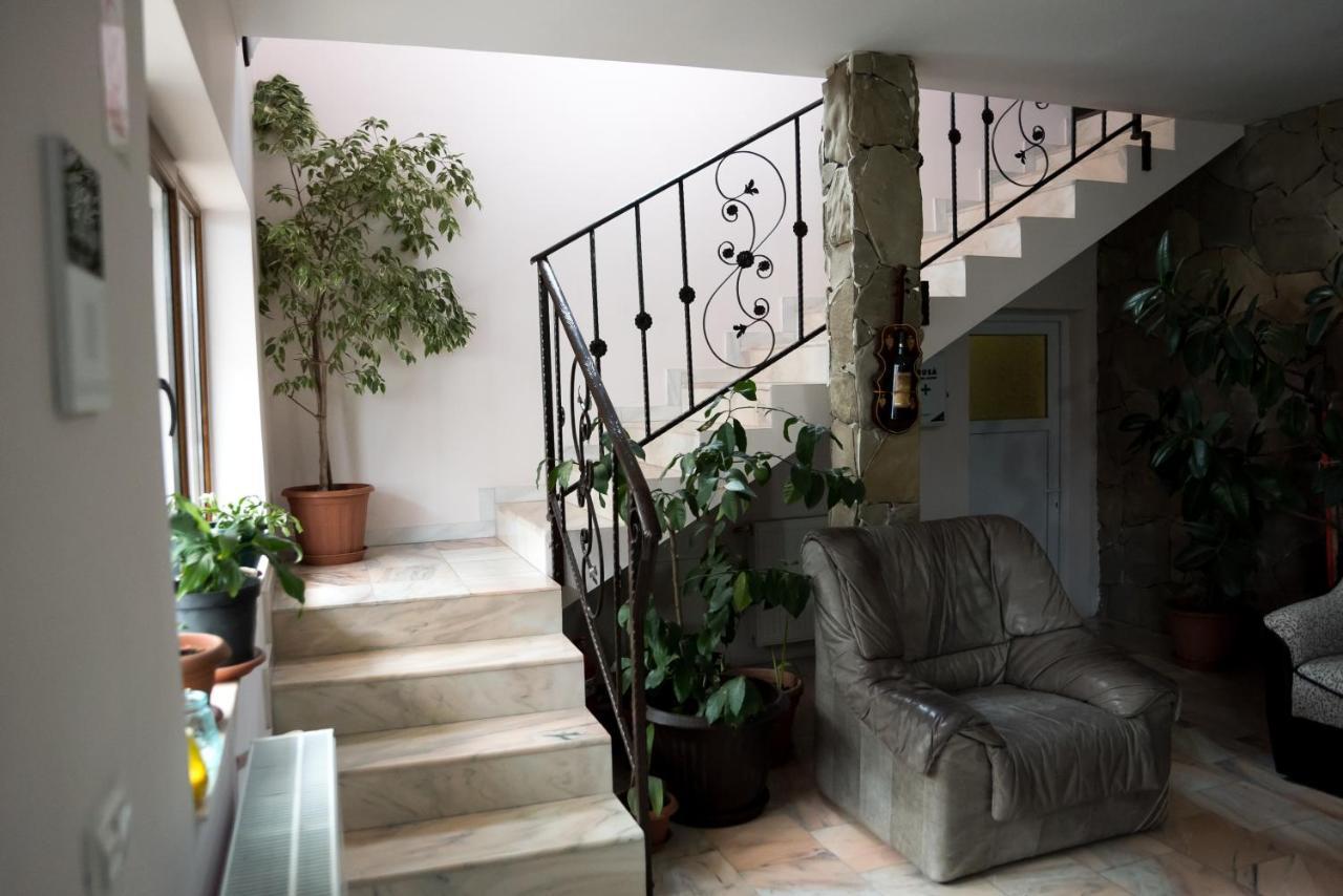 Step Inn Alba Iulia Exterior photo